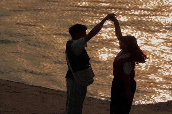 《恋爱复习手册》小说书评，作者腊八椰子（乔宝琳VS方游谦）-有文学